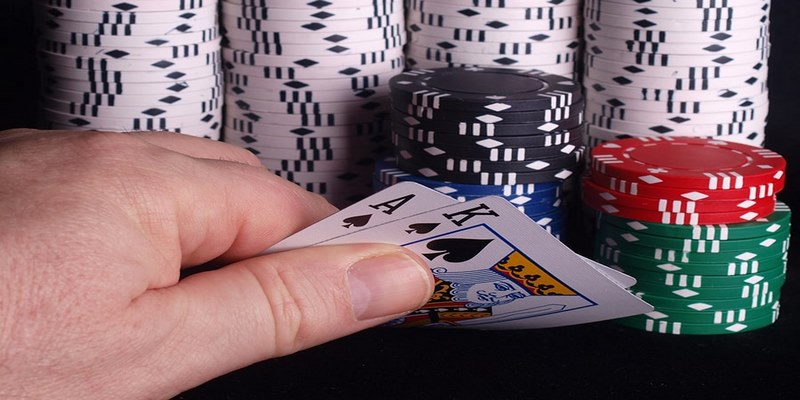 Hiểu rõ về Poker xì tố